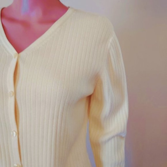 MADISON STUDIO SOFT YELLOW PUFF SLEEVE FEMININE BUTTON UP SWEATER SIZE M - Picture 3 of 9